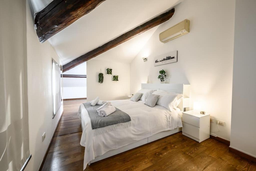 Buenos Aires' Nest - 10 Minutes From Duomo With Terrace Lejlighed Milano Eksteriør billede